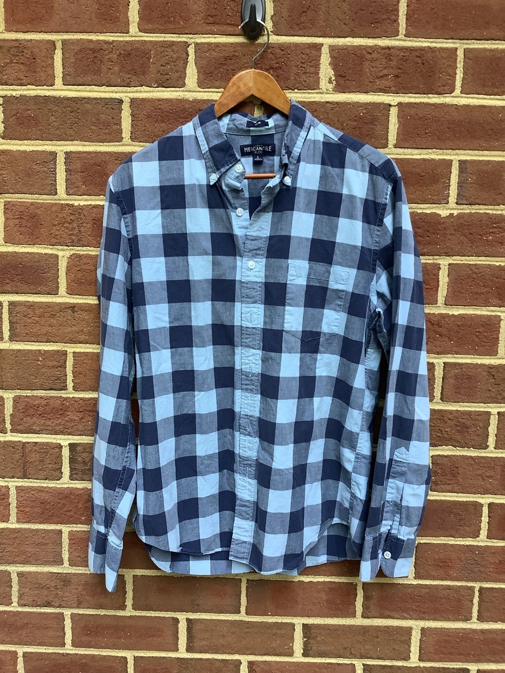 EUC J. Crew Mercantile Men's Blue Checkered Plaid Button Shirt L